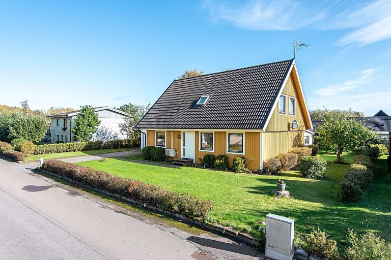 19. Nybyggd Pool Tomt Danderyd Rinkeby 768x512